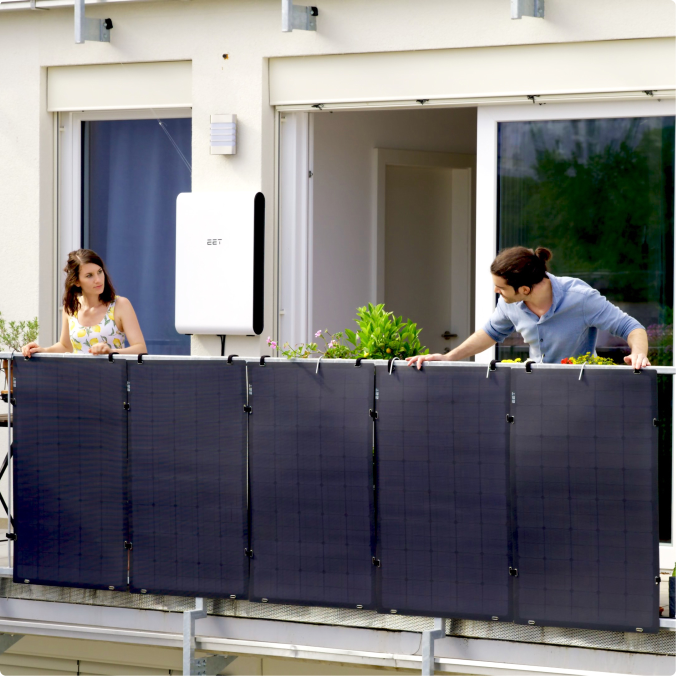 Installation EET Solar smartes Balkonkraftwerk