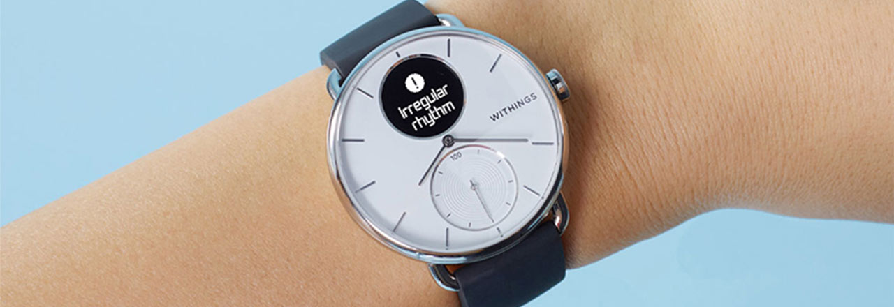 Withings Smartwatch an Handgelenk