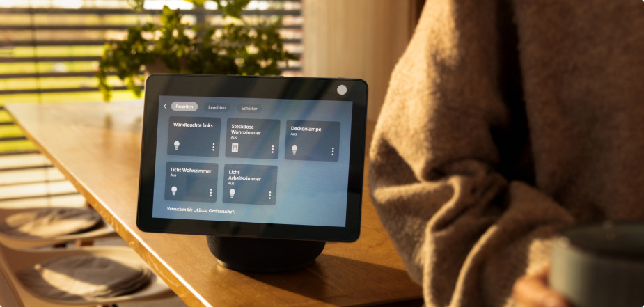Amazon Echo Show 10 zeigt Smart Home Interface 